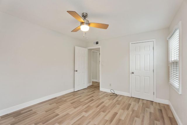 818 W Peralta Way, Fresno, CA 93705