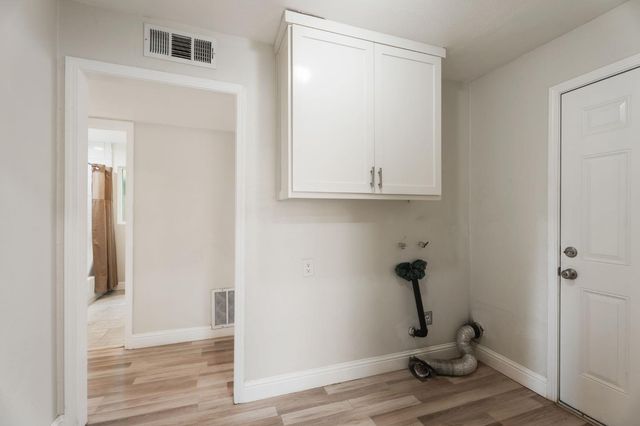 818 W Peralta Way, Fresno, CA 93705