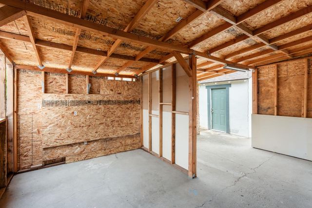 818 W Peralta Way, Fresno, CA 93705