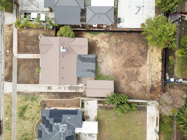 818 W Peralta Way, Fresno, CA 93705