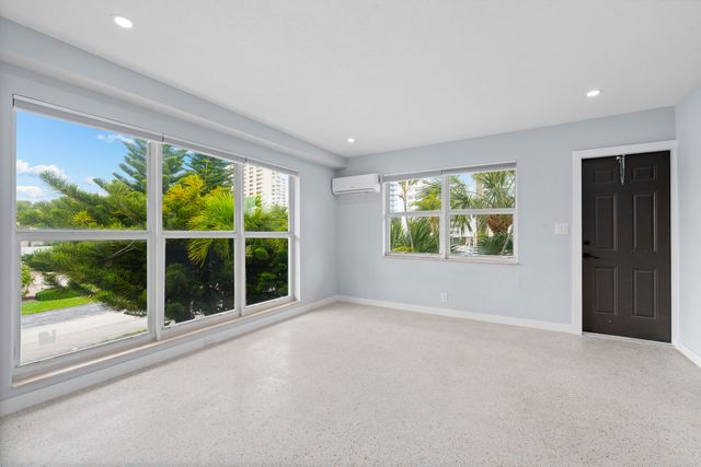 3220 NE 7th 2, Pompano Beach, FL 33062