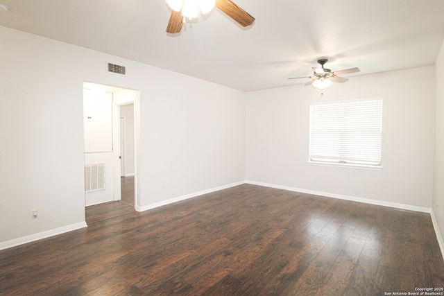 530 Dukeway Apt 3, Universal City, TX 78148