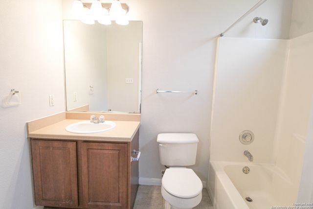 530 Dukeway Apt 3, Universal City, TX 78148