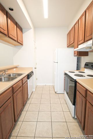 530 Dukeway Apt 3, Universal City, TX 78148