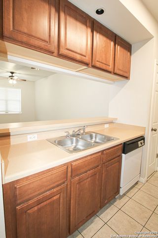 530 Dukeway Apt 3, Universal City, TX 78148