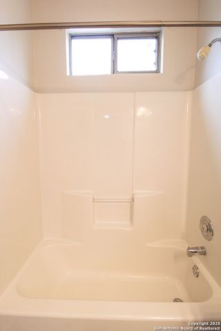 530 Dukeway Apt 3, Universal City, TX 78148