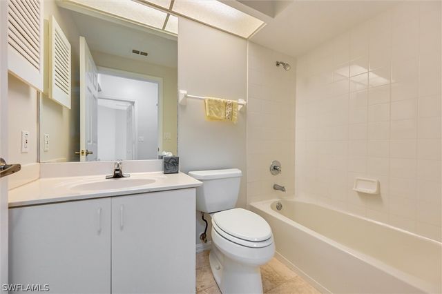 7518 Silver Trumpet LN Q101, Naples, FL 34109