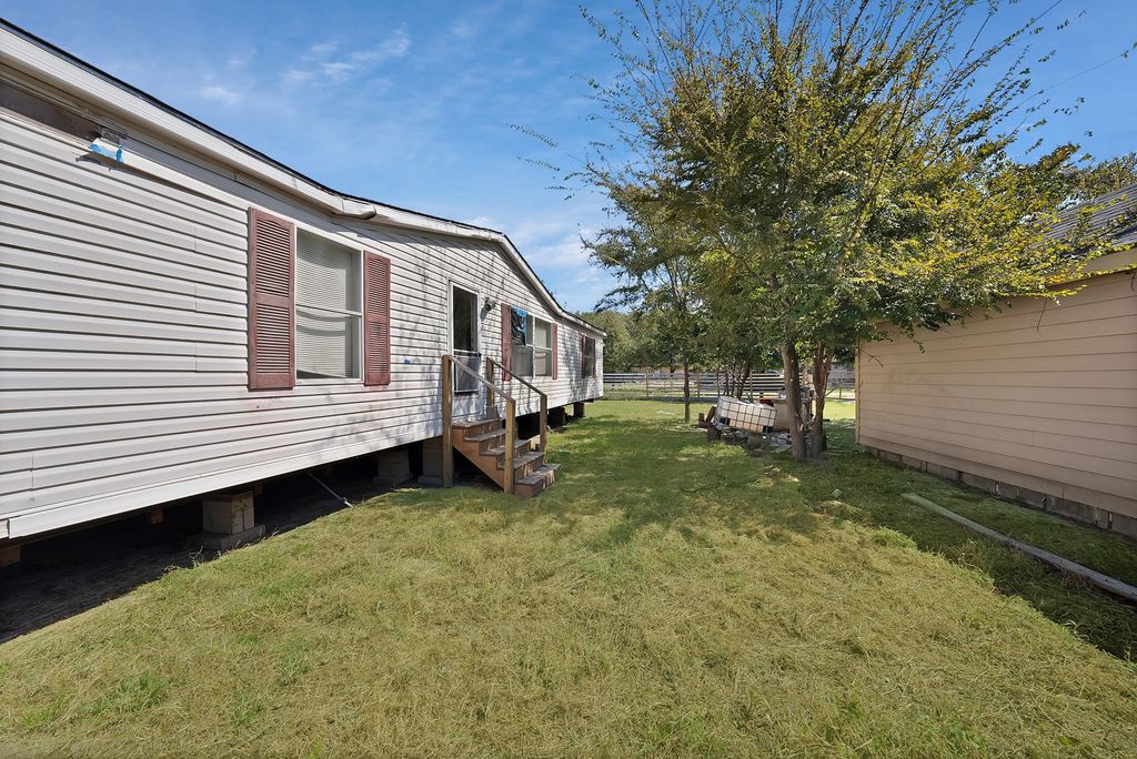 1136 Green Tree Acres Road, Kemp, TX 75143