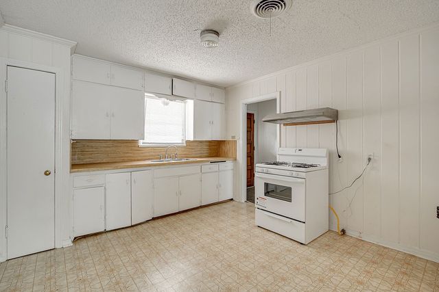 4836 Overton Avenue, Fort Worth, TX 76133