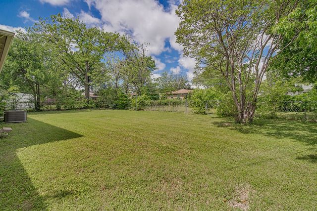 4836 Overton Avenue, Fort Worth, TX 76133