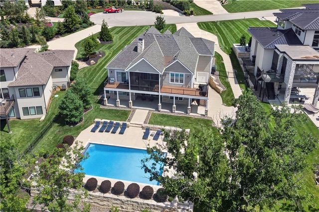 17 Buffalo Ridge Drive, Lake Winnebago, MO 64034