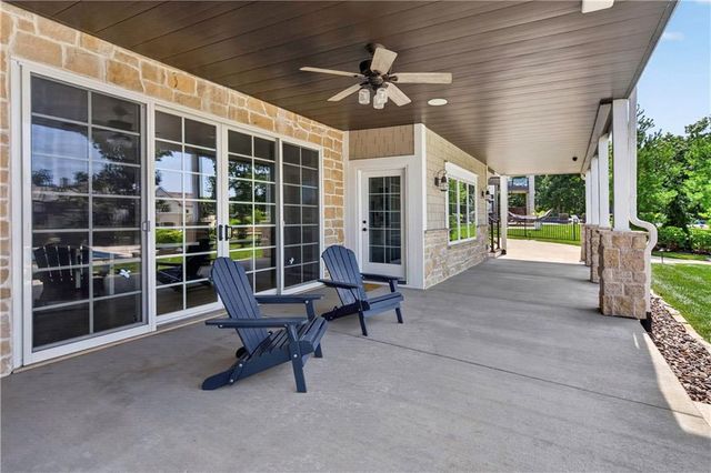 17 Buffalo Ridge Drive, Lake Winnebago, MO 64034