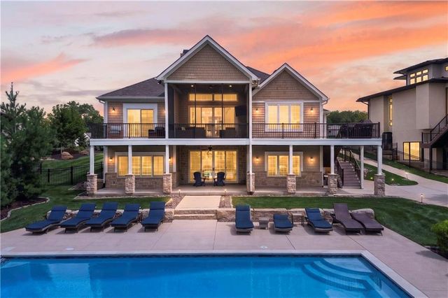 17 Buffalo Ridge Drive, Lake Winnebago, MO 64034