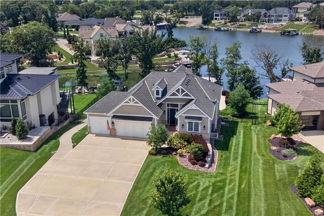17 Buffalo Ridge Drive, Lake Winnebago, MO 64034