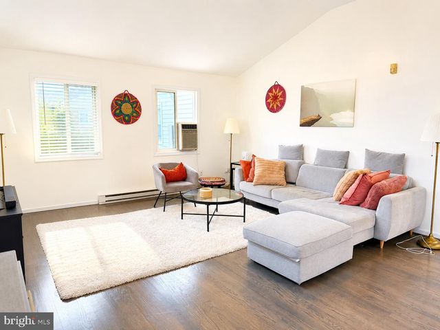 6018 WALHAVEN DR, Alexandria, VA 22310