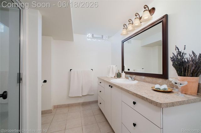 4228 Rosewold Avenue, Royal Oak, MI 48073