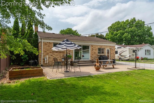 4228 Rosewold Avenue, Royal Oak, MI 48073