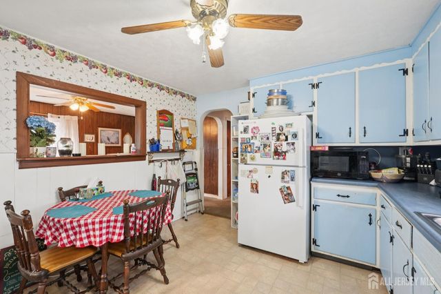 31 Highway Terrace, Edison, NJ 08817