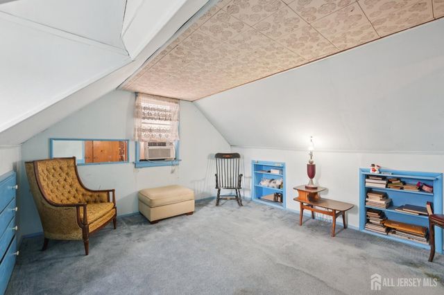 31 Highway Terrace, Edison, NJ 08817