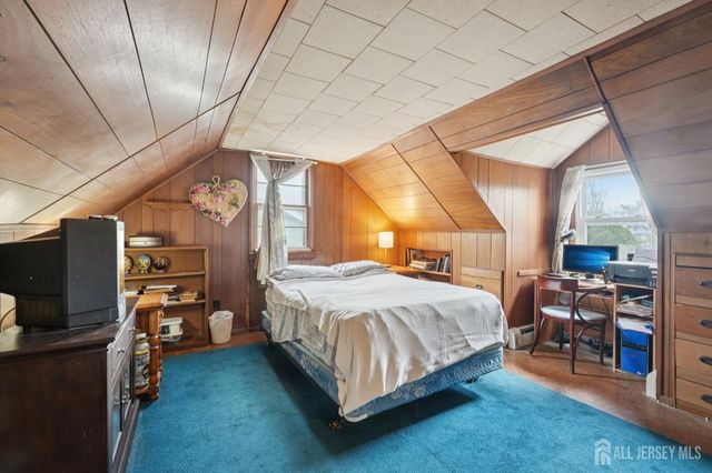 31 Highway Terrace, Edison, NJ 08817