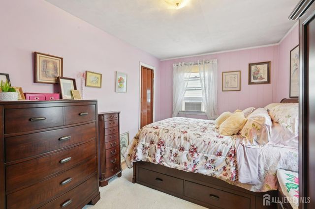 31 Highway Terrace, Edison, NJ 08817