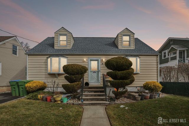 31 Highway Terrace, Edison, NJ 08817