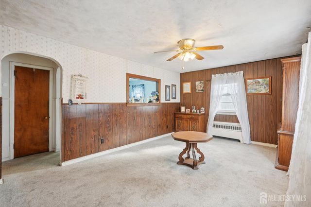 31 Highway Terrace, Edison, NJ 08817