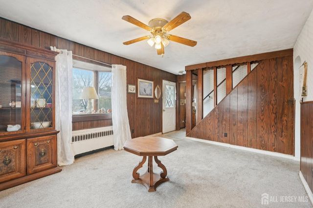 31 Highway Terrace, Edison, NJ 08817