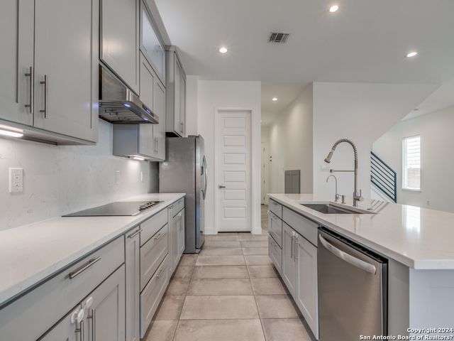 7614 LOST MINE PEAK, San Antonio, TX 78240