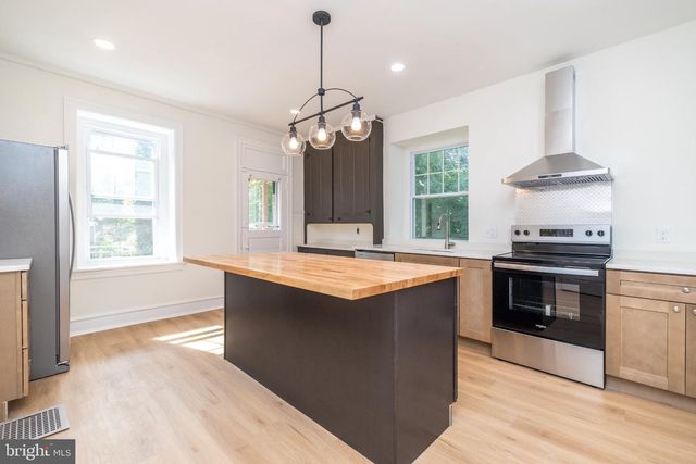 251 WASHINGTON LN, Jenkintown, PA 19046