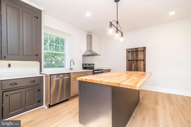 251 WASHINGTON LN, Jenkintown, PA 19046