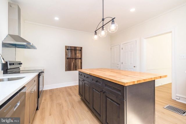 251 WASHINGTON LN, Jenkintown, PA 19046