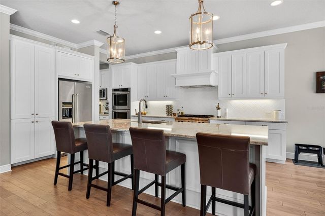 3702 W SAN LUIS STREET, Tampa, FL 33629