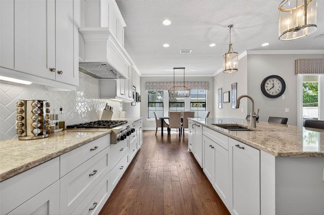 3702 W SAN LUIS STREET, Tampa, FL 33629