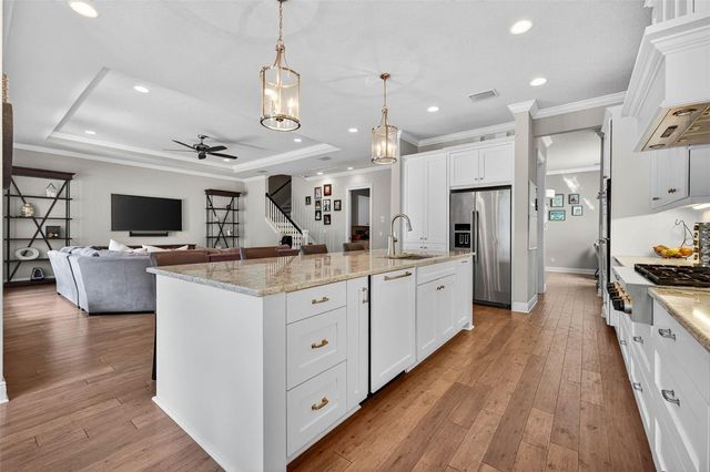 3702 W SAN LUIS STREET, Tampa, FL 33629