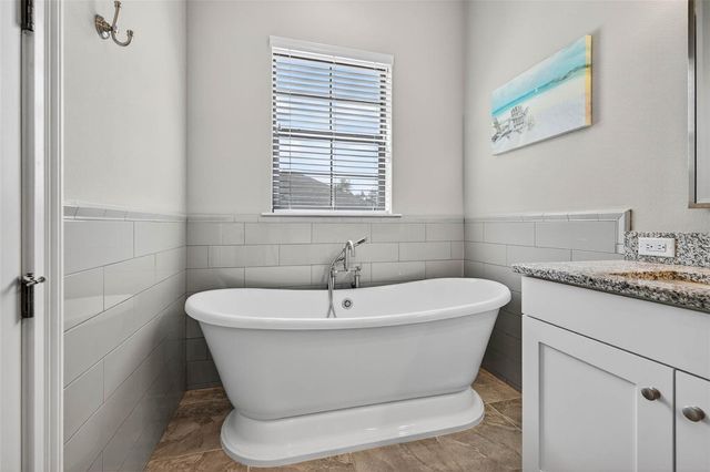 3702 W SAN LUIS STREET, Tampa, FL 33629