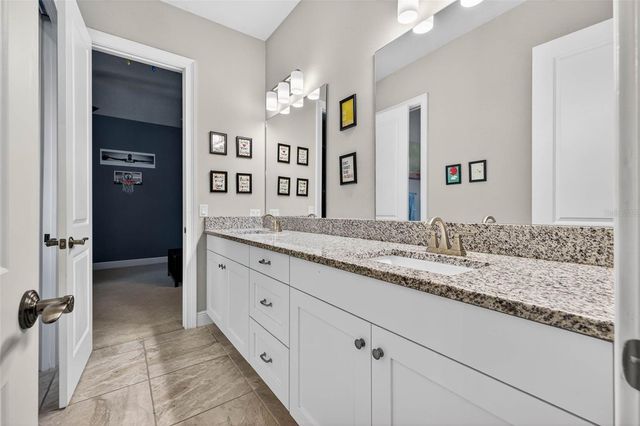 3702 W SAN LUIS STREET, Tampa, FL 33629