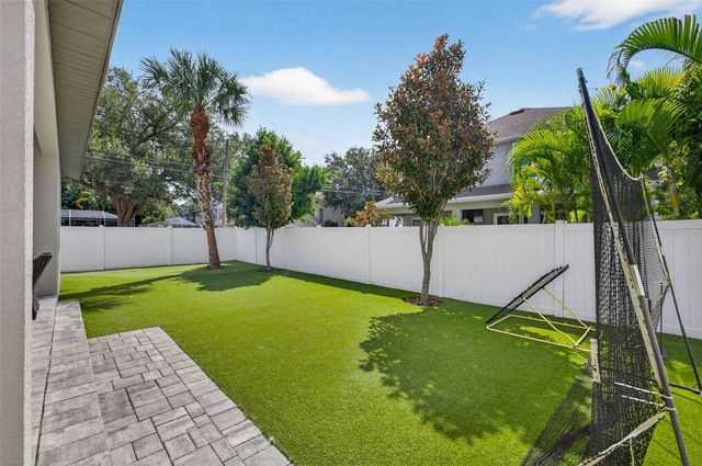 3702 W SAN LUIS STREET, Tampa, FL 33629