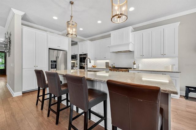 3702 W SAN LUIS STREET, Tampa, FL 33629