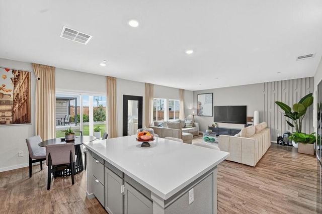 6707 Oakum Way, Stockton, CA 95219