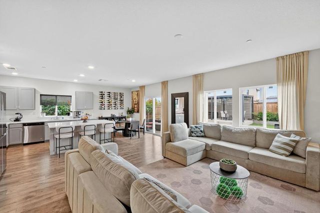 6707 Oakum Way, Stockton, CA 95219