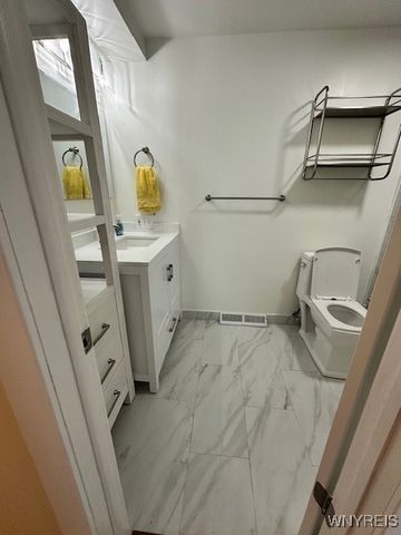 457 Burroughs Drive B, Amherst, NY 14226