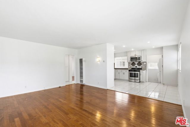 8324 Barnsley Avenue, Los Angeles, CA 90045