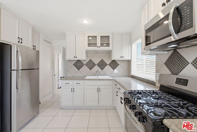 8324 Barnsley Avenue, Los Angeles, CA 90045
