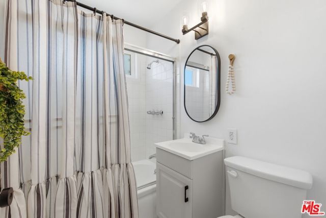 8324 Barnsley Avenue, Los Angeles, CA 90045