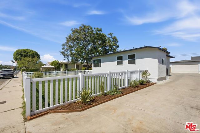 8324 Barnsley Avenue, Los Angeles, CA 90045