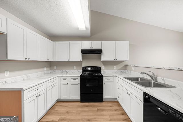 6753 Merrywood Drive, Fairburn, GA 30213