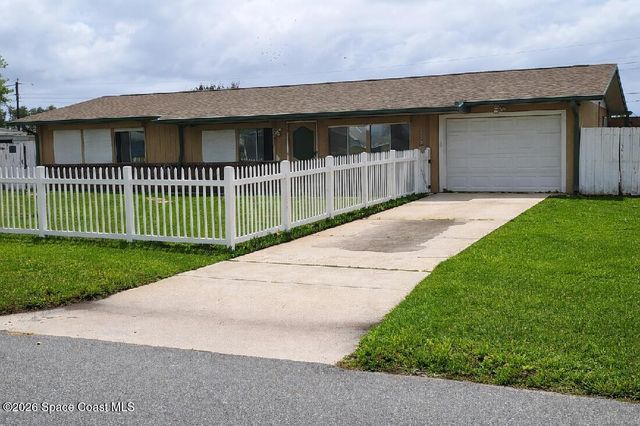 960 Bacon Circle NE, Palm Bay, FL 32905