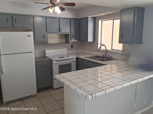 960 Bacon Circle NE, Palm Bay, FL 32905