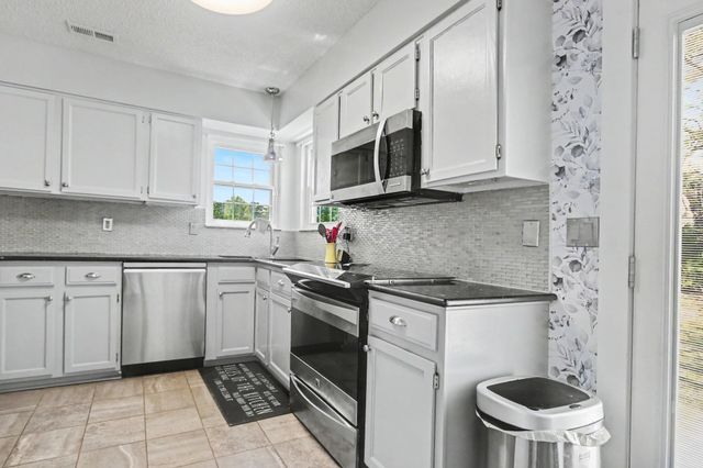 607 Bluebird Ln., Murrells Inlet, SC 29576